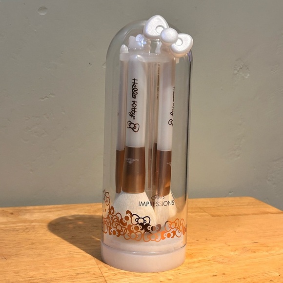 IMPRESSIONS for HELLO KITTY “Kawaii Icon” Bell Jar Makeup Brush Set. Brand New. - Picture 1 of 11